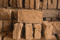 Gebrannte Bausteine aus Lehm